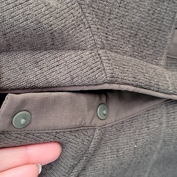 Sharp Lightweight Jacket - Picture 4 of 14